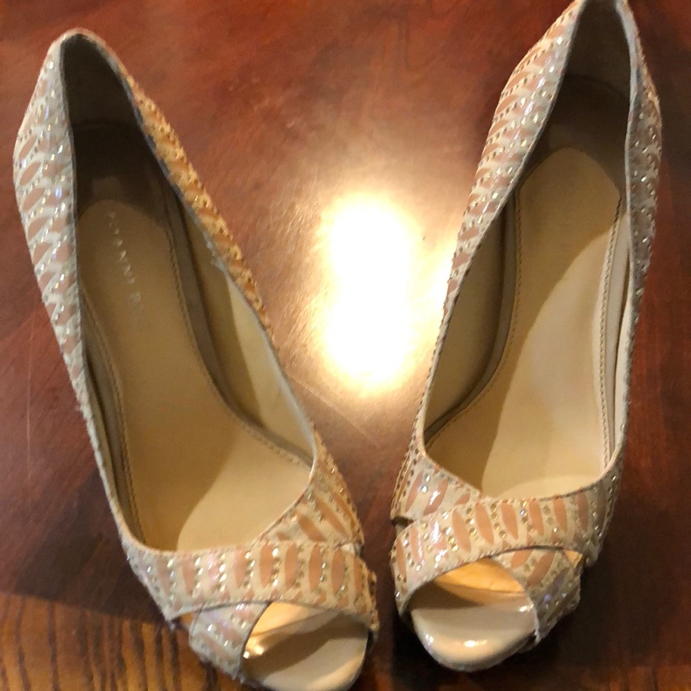 Gold / Tan Heel Gianni Bini size 10